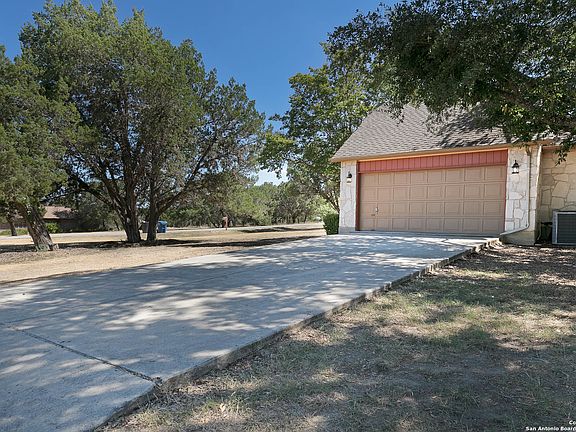 3rd image of 8200 PARK LANE DR