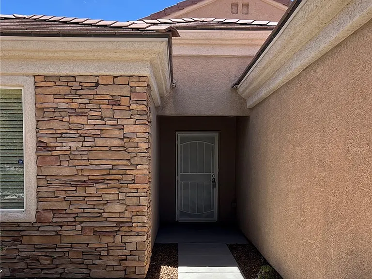 2381 Ecliptic St #0 — Photo 3