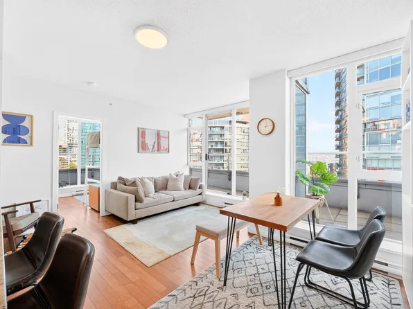 821 Cambie St #1802, Vancouver, BC V6B 0E3