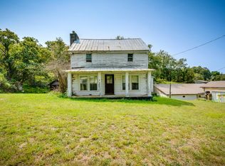 2231 Mountain Rd, Cedar Bluff, VA 24609