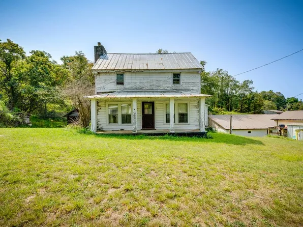 2231 Mountain Rd, Cedar Bluff, VA 24609