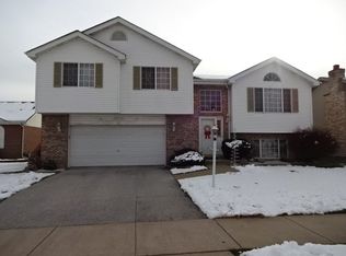 4701 Oakridge Ave, Oak Forest, IL 60452
