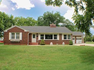 651 N Pine St, Marshfield, MO 65706