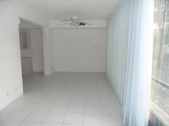 3rd image of 11730 Briarwood Cir APT 2