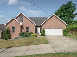 4 Coral Cir, Belpre, OH 45714