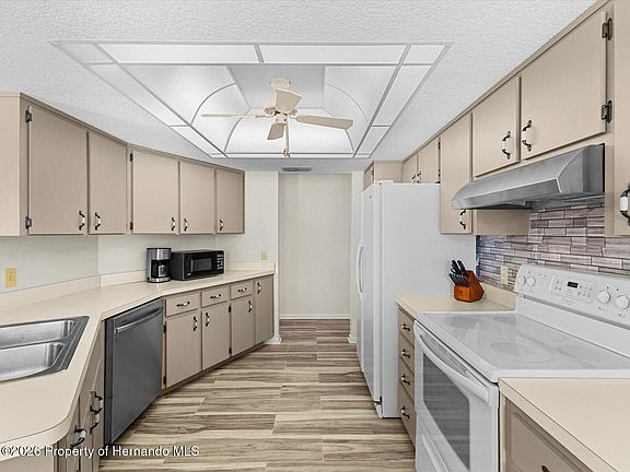 5th image of 8052 Spring Hill Dr