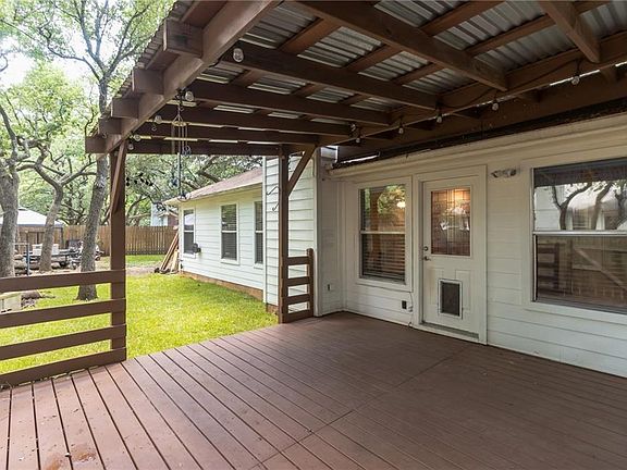 5th image of 1106 Cedar Oaks Dr