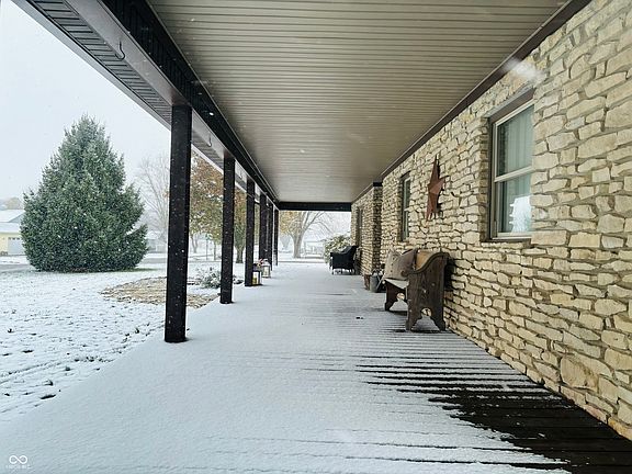 4th image of 542 E Cameron Dr
