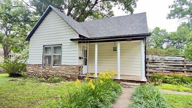 1st image of 1030 W Walnut St