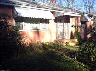 4 Ridgeway Dr, Asheville, NC 28806