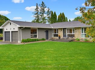 10 Honey Gables Dr, Ottawa, ON K1V1H5