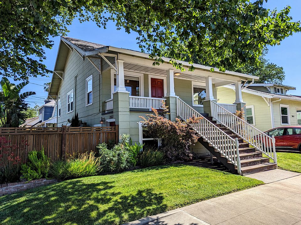 Spacious and sunny upstairs apartment in a turn of the century craftsman duplex.