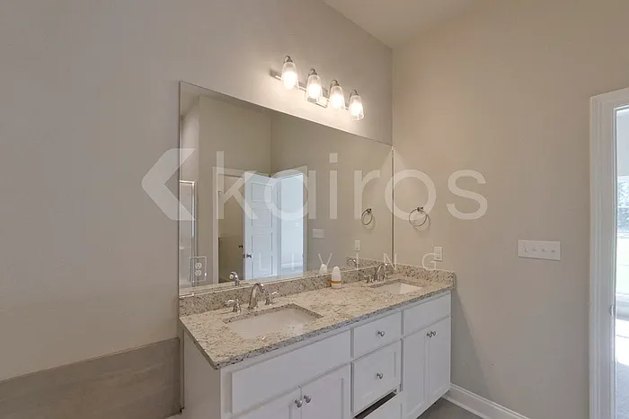 6405 Roux Dr — Photo 11