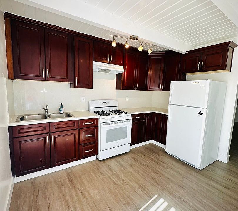 1st image of 264-270 La Pala Dr #27