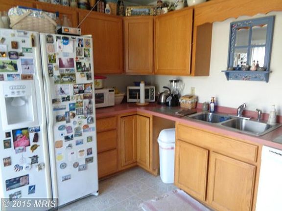 3rd image of 4205 Saturn Dr