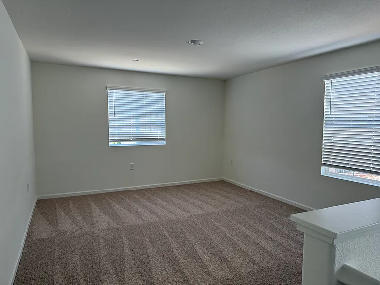 556 Rosedale Way — Photo 10