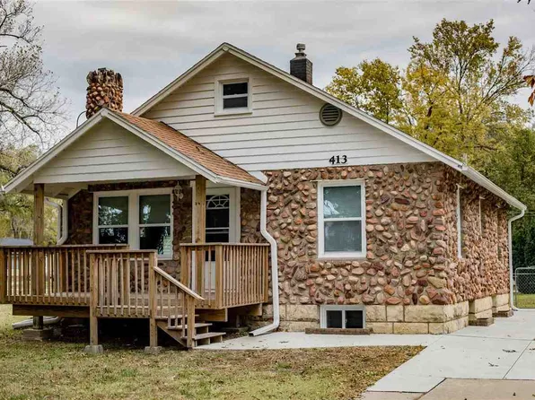 413 W Roosevelt St, Junction City, KS 66441