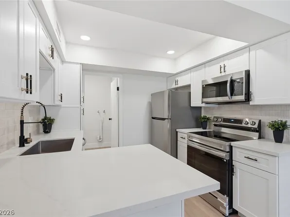 3045 Pinehurst Dr APT B, Las Vegas, NV 89109