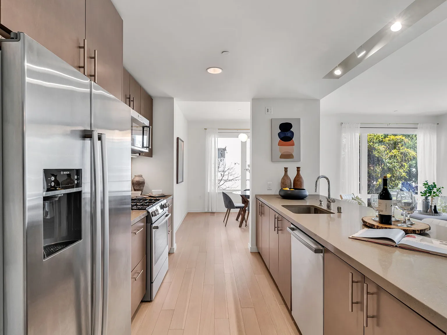 2 bed, 1190 sqft, $4,680 — Photo 3