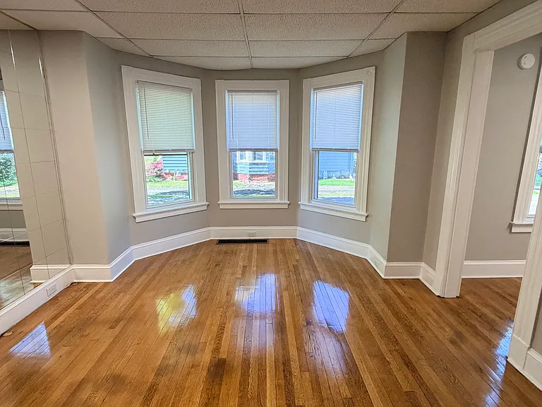 476 Thompson Ave #1 — Photo 7