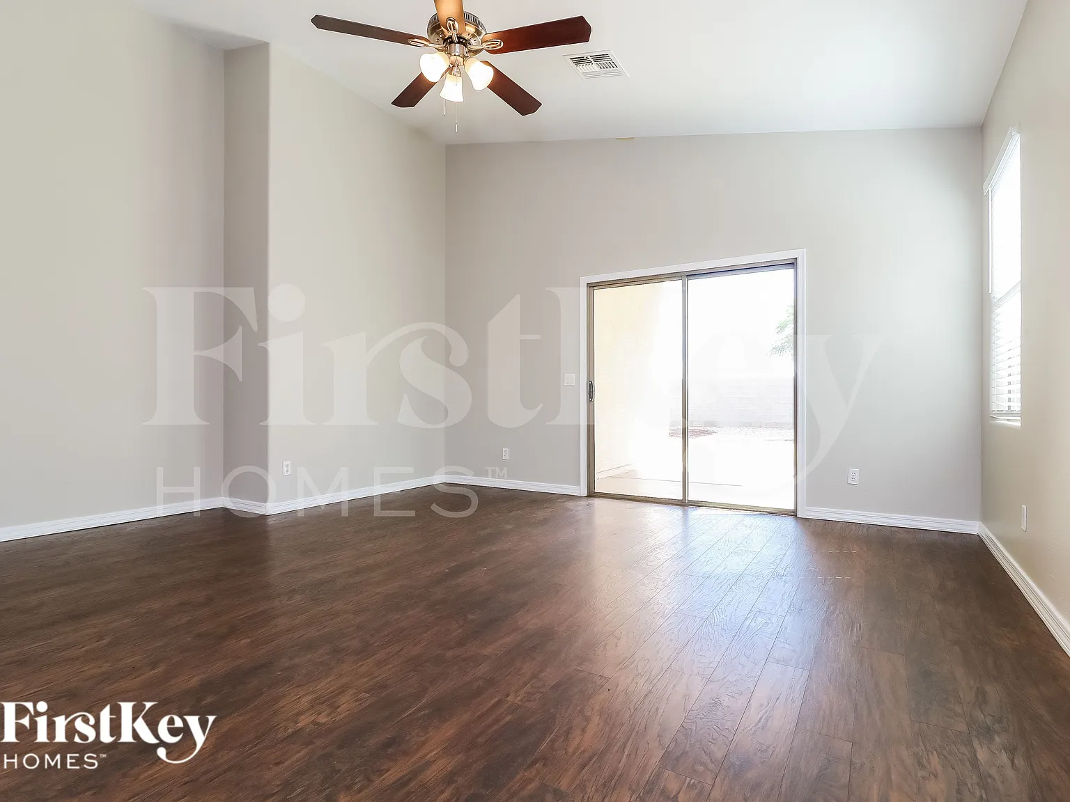 4 bed, 2.0 bath, 1738 sqft, $2,120 — Photo 3