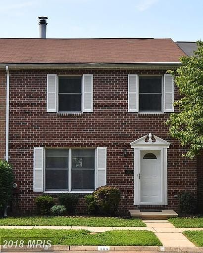 1st image of 402 Chadford Ct