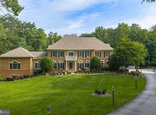 8261 Roseland Dr, Fairfax Station, VA 22039