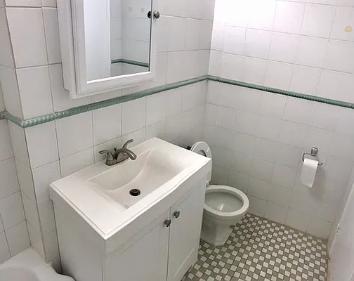 Rented by Sterling Holdings | media 9