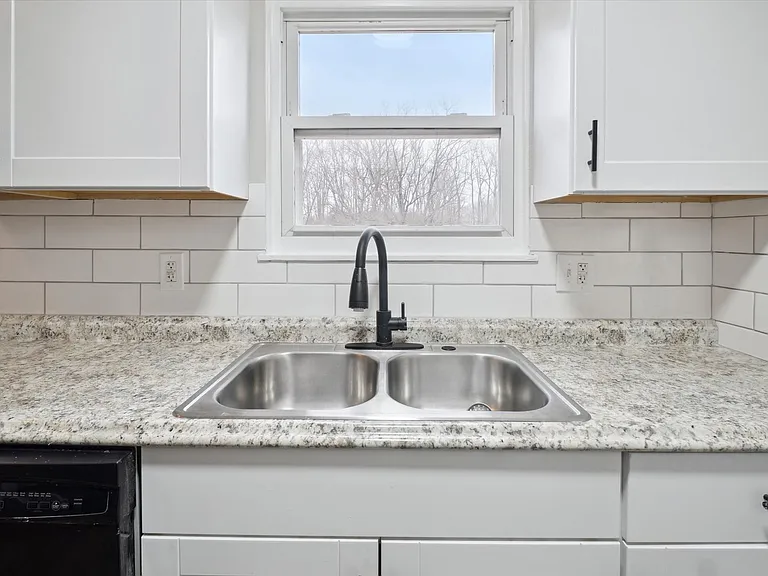 6699 Deer Ct — Photo 7