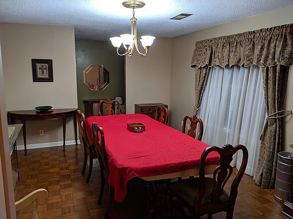 dining & entry way