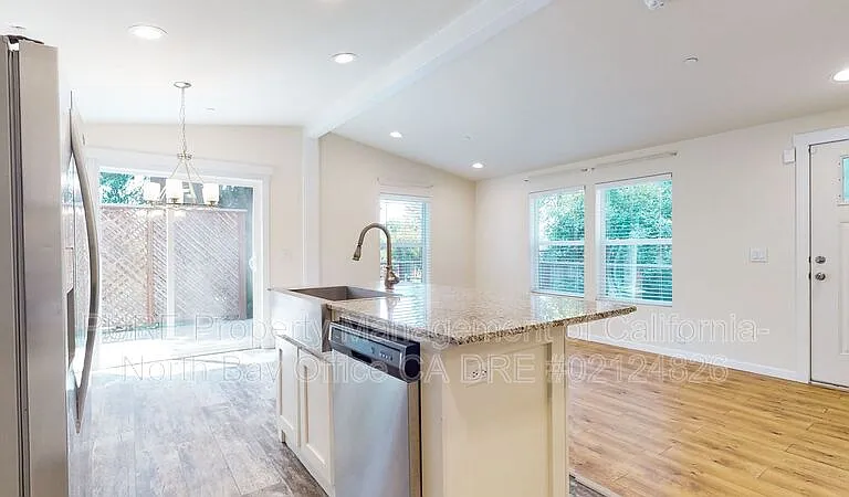 5389 Gravenstein Hwy N — Photo 12