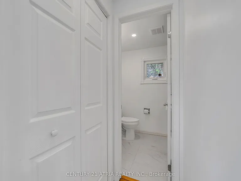 10 Park Lane Cir — Photo 40