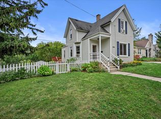 829 W Lincoln Ave, Port Washington, WI 53074