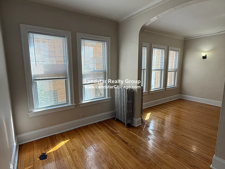 4937 N Whipple St #1E — Photo 8