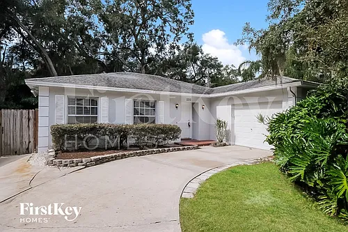 2210 Boxwood Way Photo 1