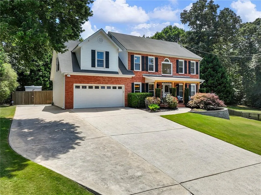 4 bed, 2.5 bath, 3819 sqft, $4,500 — Photo 1