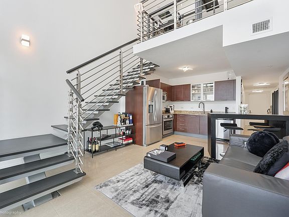 5th image of 41 SE 5th St APT 2011