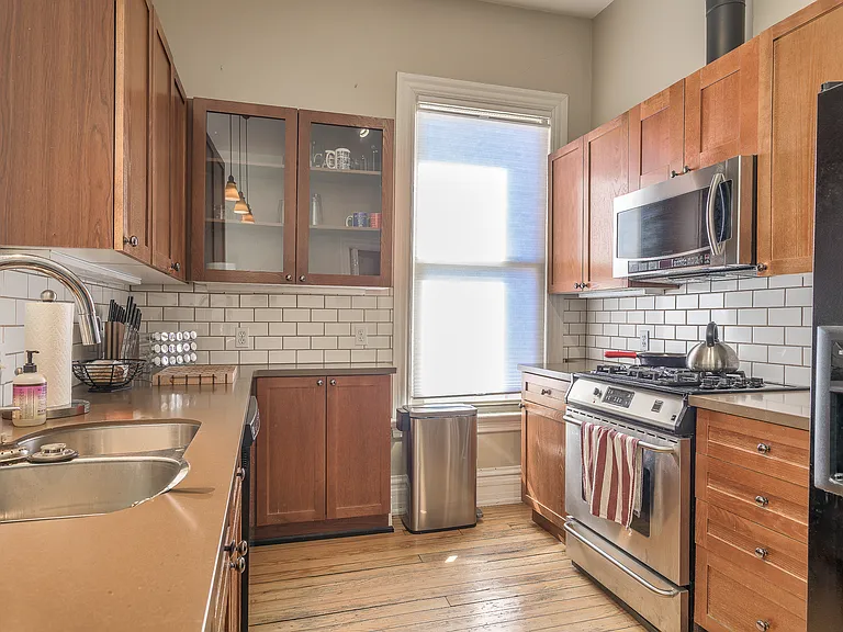 401 N Commercial St #301 — Photo 4