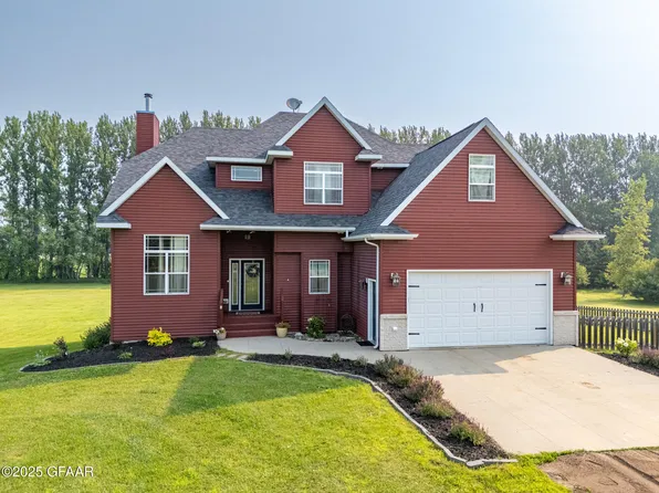 1588 36th St NE, Larimore, ND 58251