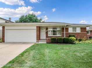 2836 Groves Dr, Sterling Heights, MI 48310