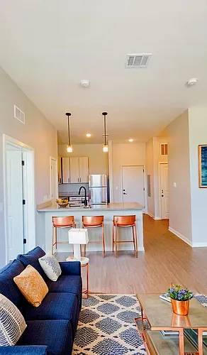 112 E Greenhill Ln #204 Photo 1