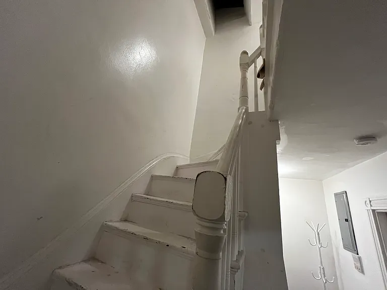 40 Hillside St — Photo 65