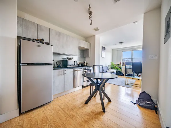 833 Monroe Street image 1 of 22