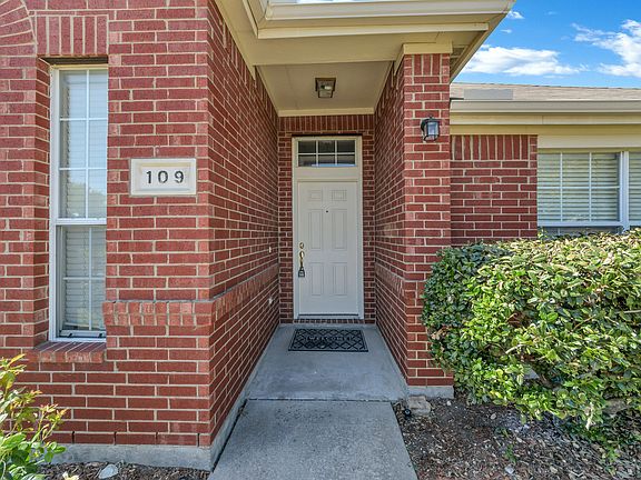 5th image of 109 N Alder Dr