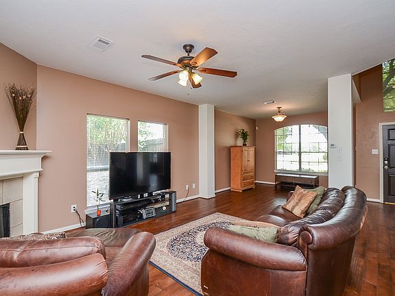 4th image of 5202 Bay Pines Dr