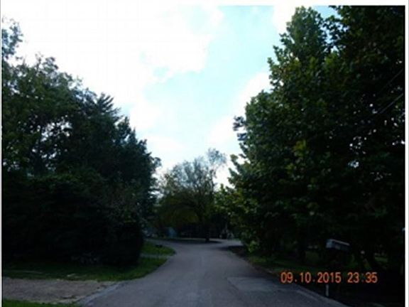 4th image of 201 Bales Ave