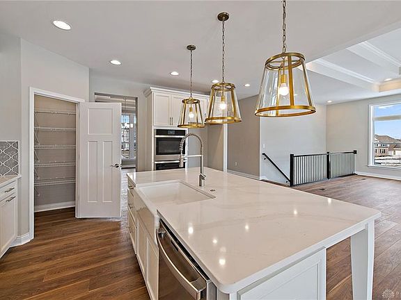 4th image of 5838 Spinney Ct #33