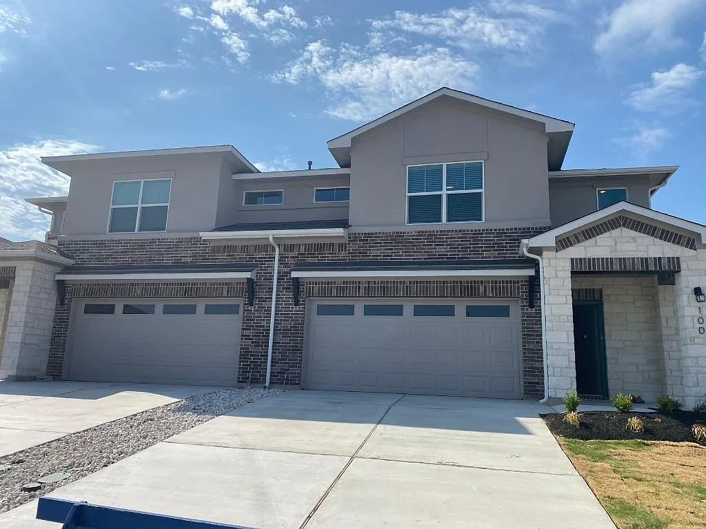 3 bed, 2.5 bath, 1808 sqft, $1,925 — Photo 1