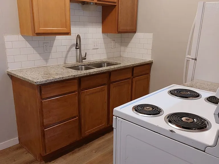 4964 E Lincoln St — Photo 14