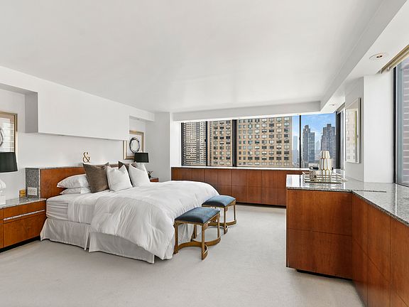 4th image of 45 W 67th St APT 23D